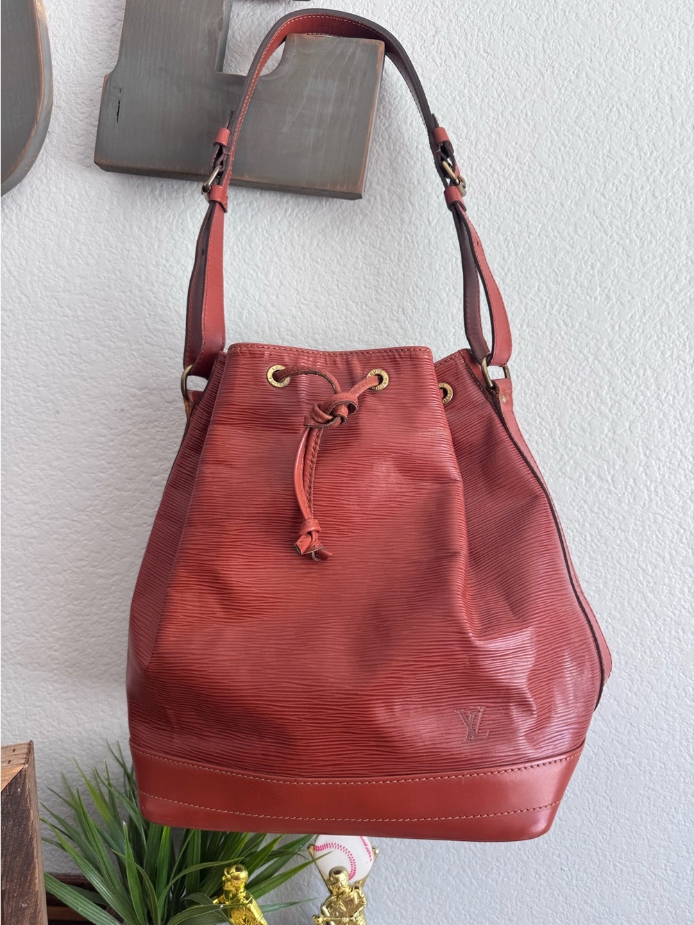 Louis Vuitton Noe GM Epi Leather bucket bag Cognac